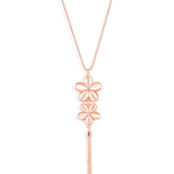 Jewelry - Rose Gold Flower Necklace Set